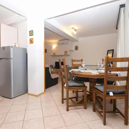 Apartment Ozren 311